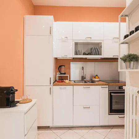 Апартаменты The Rent - Bright Three-bedroom Along The Tiber River Рим