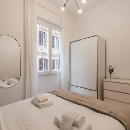 The Rent - Bright Three-bedroom Along The Tiber River