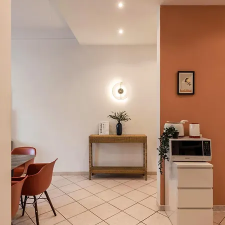 The Rent - Bright Three-bedroom Along The Tiber River *