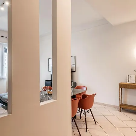 The Rent - Bright Three-bedroom Along The Tiber River Řím