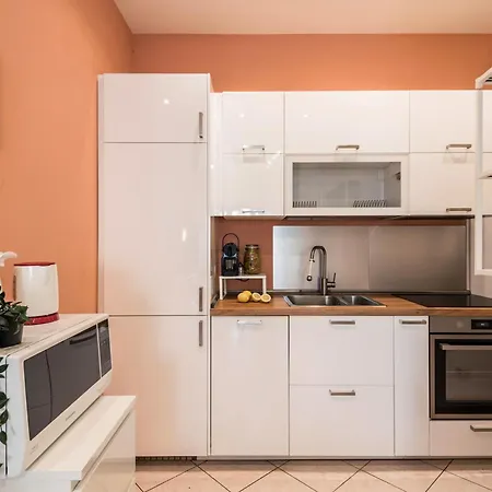 The Rent - Bright Three-bedroom Along The Tiber River Řím