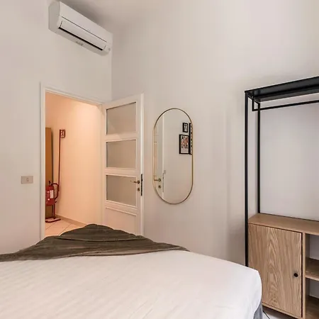The Rent - Bright Three-bedroom Along The Tiber River Apartmán Řím