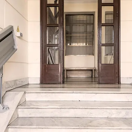 The Rent - Bright Three-bedroom Along The Tiber River *