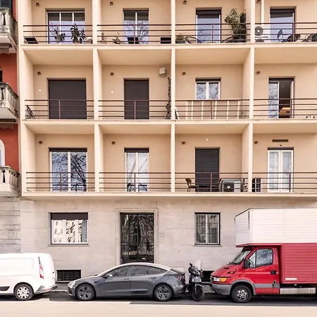 The Rent - Bright Three-bedroom Along The Tiber River Řím