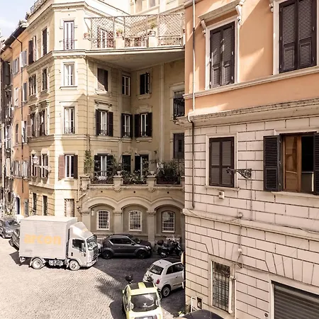 The Rent - Bright Three-bedroom Along The Tiber River *