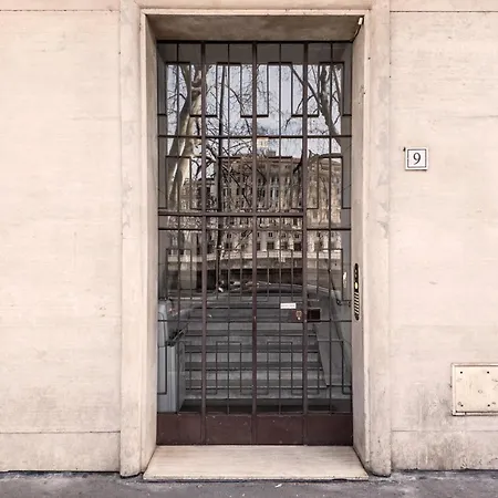 The Rent - Bright Three-bedroom Along The Tiber River * Řím